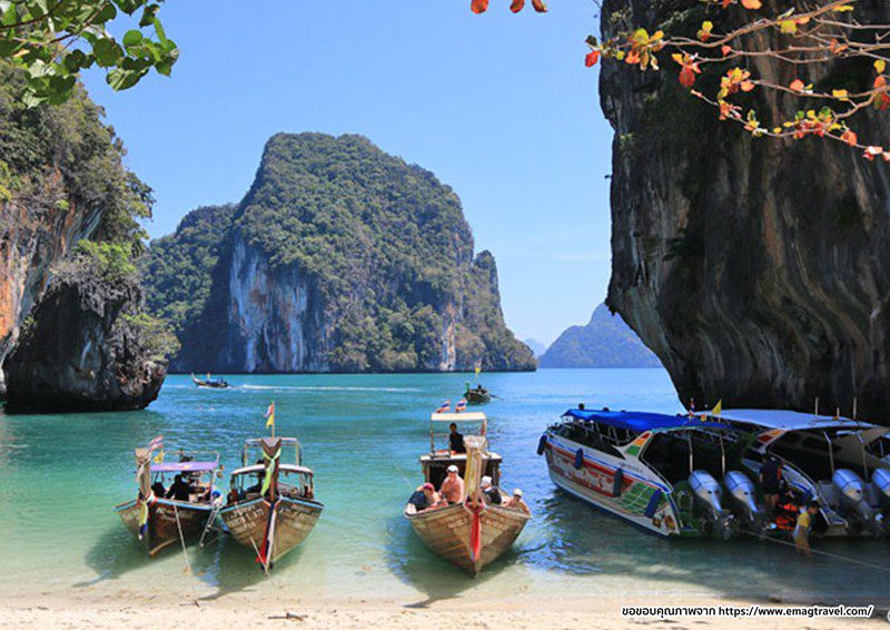 พายเรือคายัคที่ เกาะห้อง จังหวัดกระบี่
