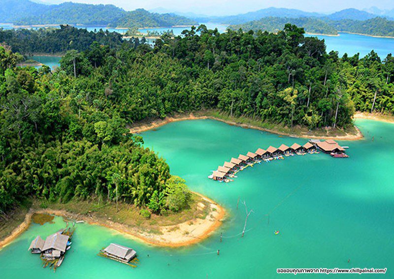 พายเรือคายัคที่ เขื่อนเชี่ยวหลาน จังหวัดสุราษฎร์ธานี