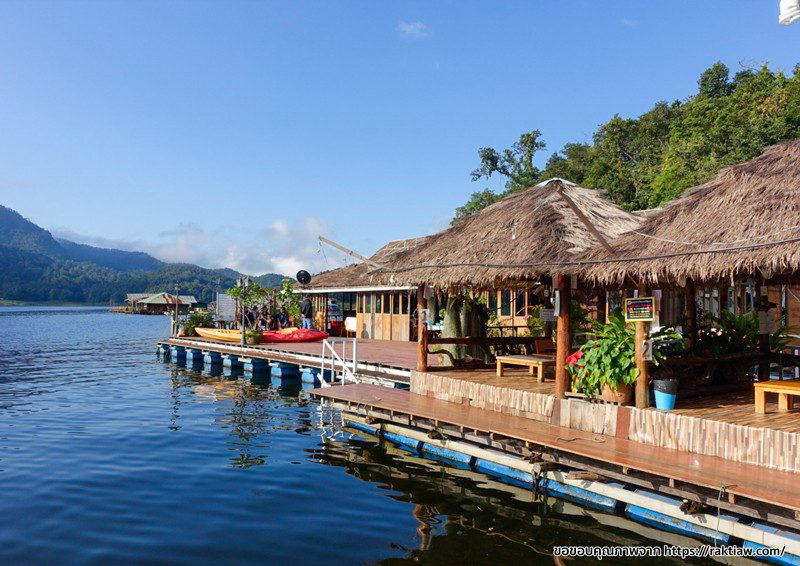 พายเรือคายัคที่ เรือนแพเอกชัย ( Rueanphae Ek Chai ) จังหวัดเชียงใหม่